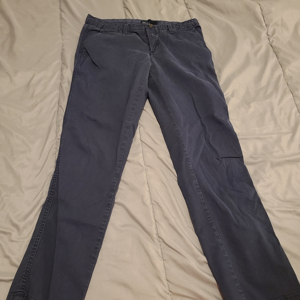Gap cargo/Khaki pants